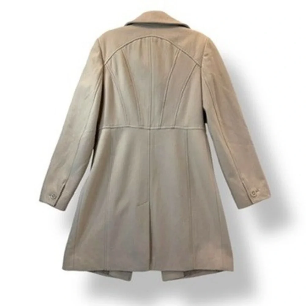 Kenneth Cole Reaction Tan Coat Women's Size 8 Button Front Knee Length - Picture 2 of 13